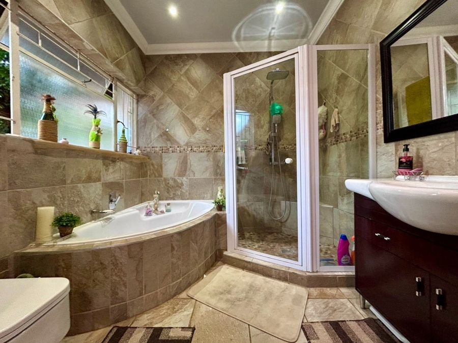 3 Bedroom Property for Sale in Flamwood North West